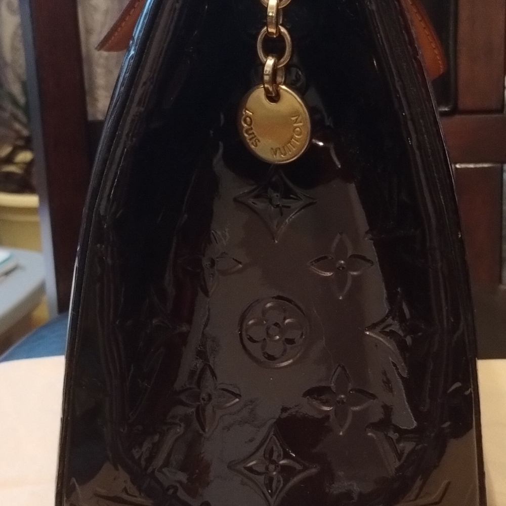 Louis Vuitton Brea Amarante Vernis MM Crossbody Bag DR0153 - Picture 6 of 13